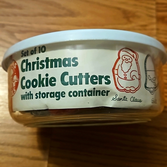 Christmas Cookie Cutters Set with storage Container. Set of 10 New - Picture 1 of 8